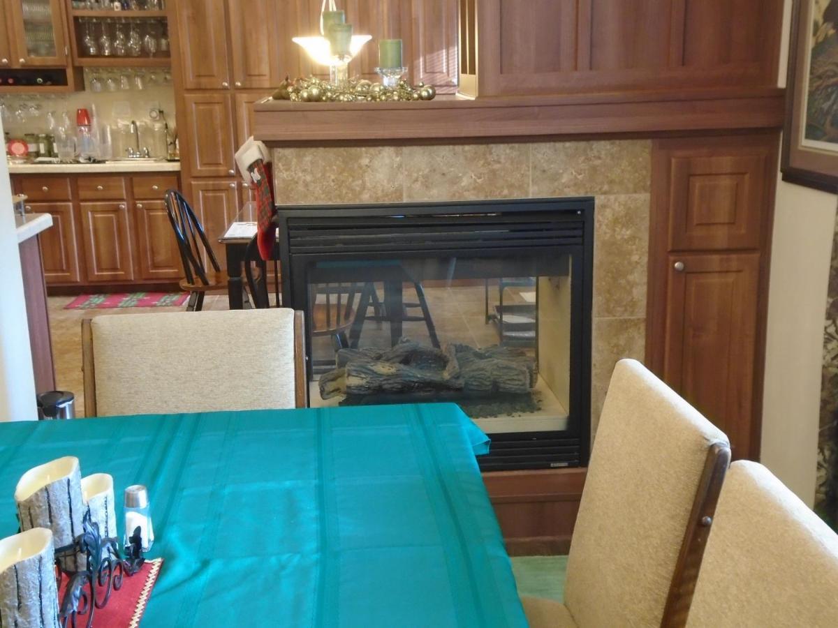 Amber Lights Bed And Breakfast (Adults Only) ポート・タウンゼンド エクステリア 写真